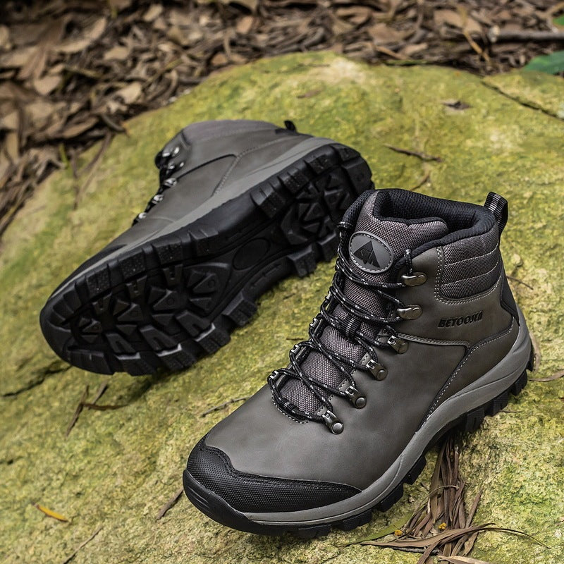 Hiking Shoes for men and women with high ankle, for hikers in UAE at Shopit_UAE, in the Luxe Trail collection